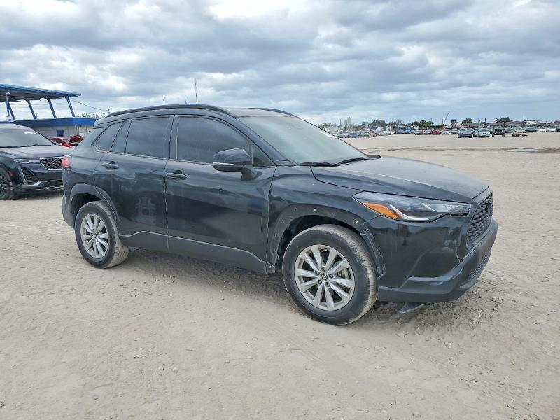 2025 Toyota Corolla Cross le