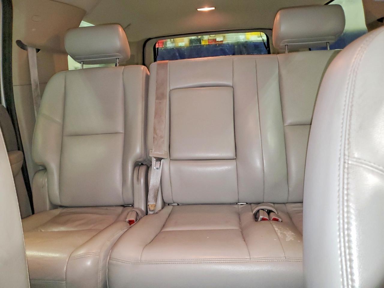 2010 Chevrolet Suburban K1500 ltz