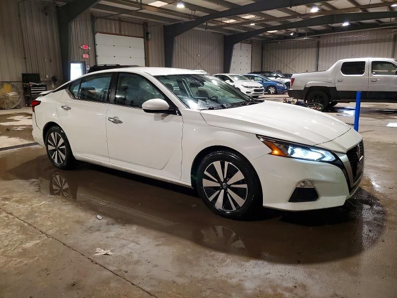 2022 Nissan Altima sv