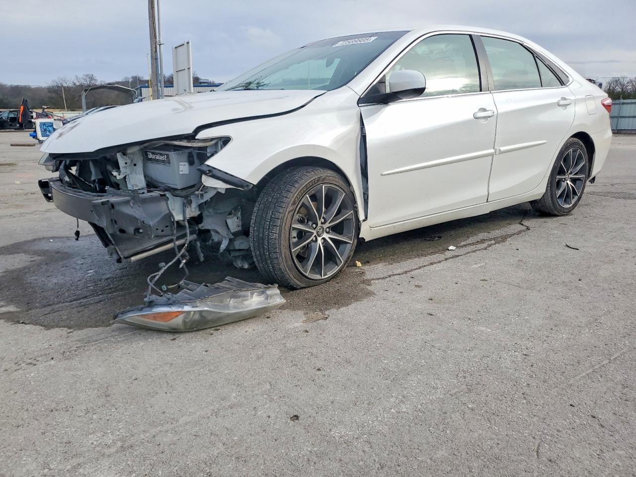 2016 Toyota Camry le