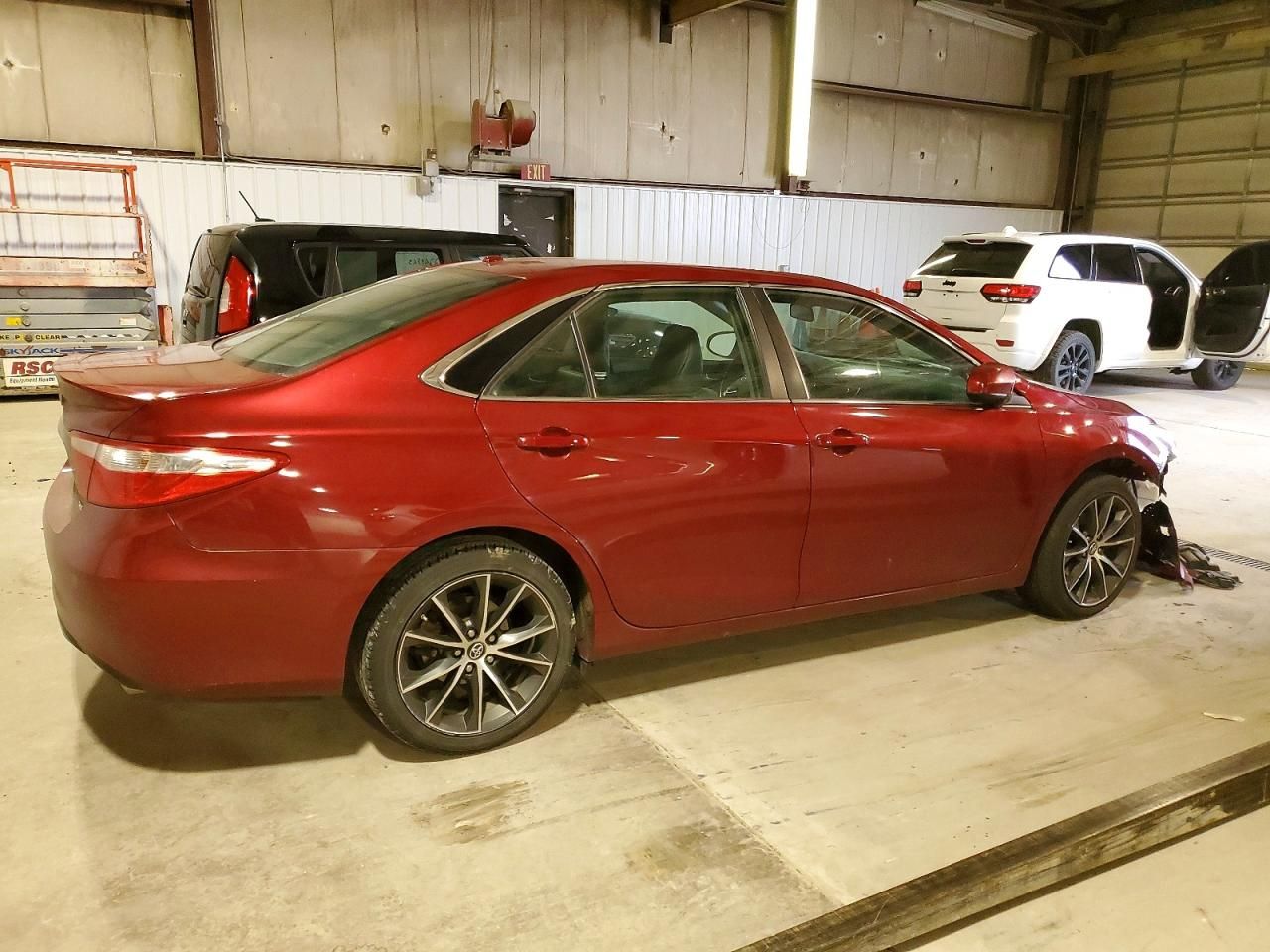 2016 Toyota Camry le
