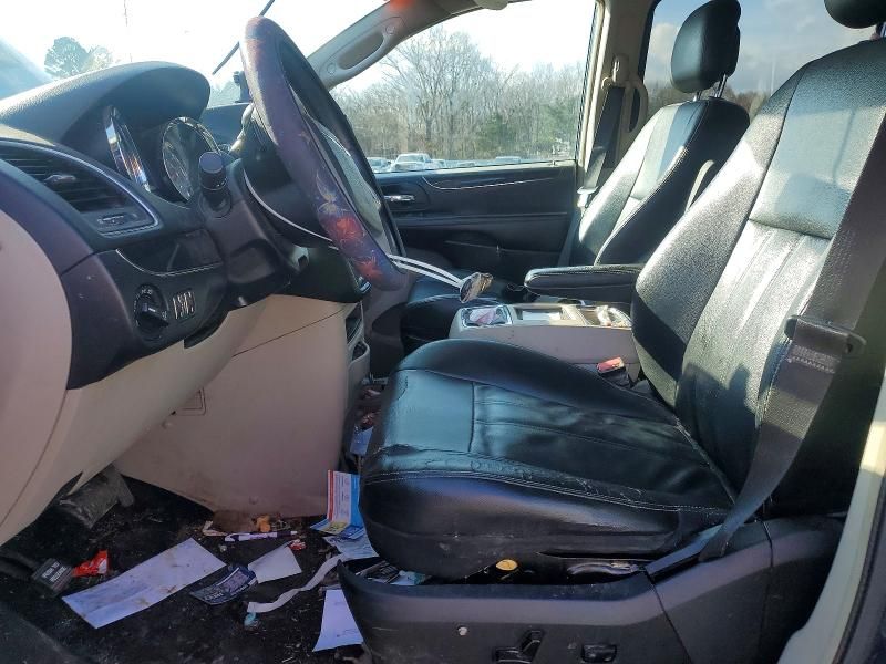 2014 Chrysler Town & Country Touring