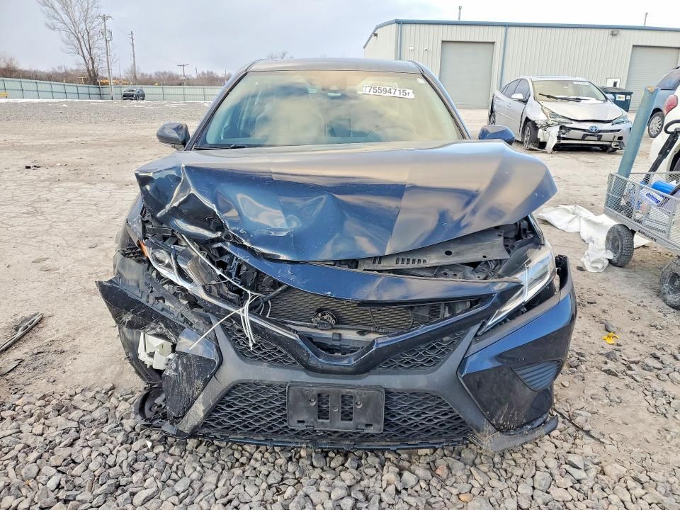 2020 Toyota Camry se