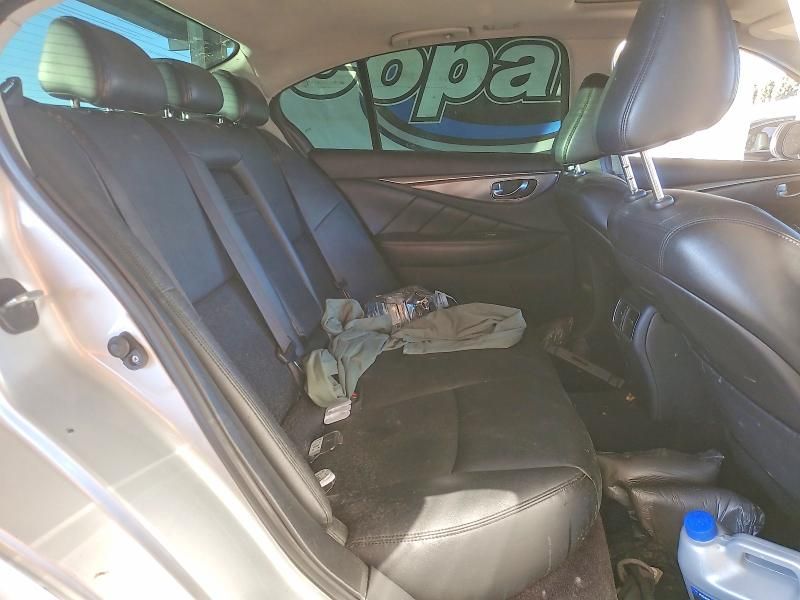 2016 Infiniti Q50 Premium