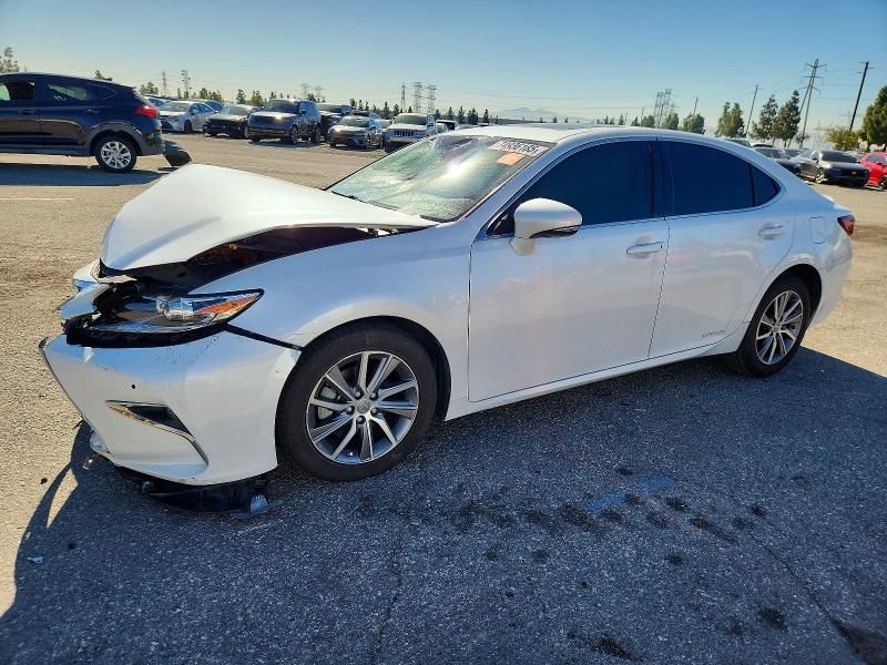 2016 Lexus Es 300h