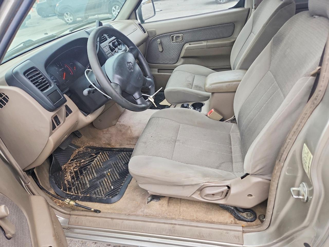2001 Nissan Frontier King cab xe