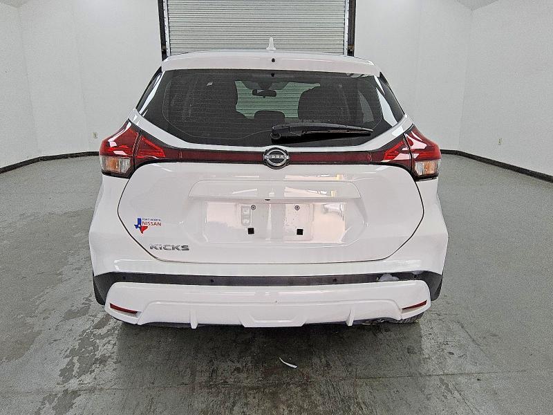 2024 Nissan Kicks s