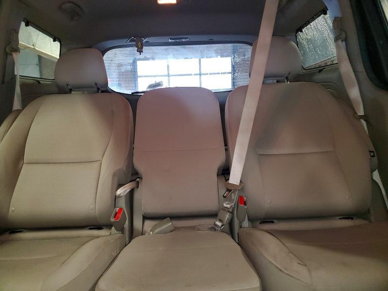 2015 KIA Sedona lx