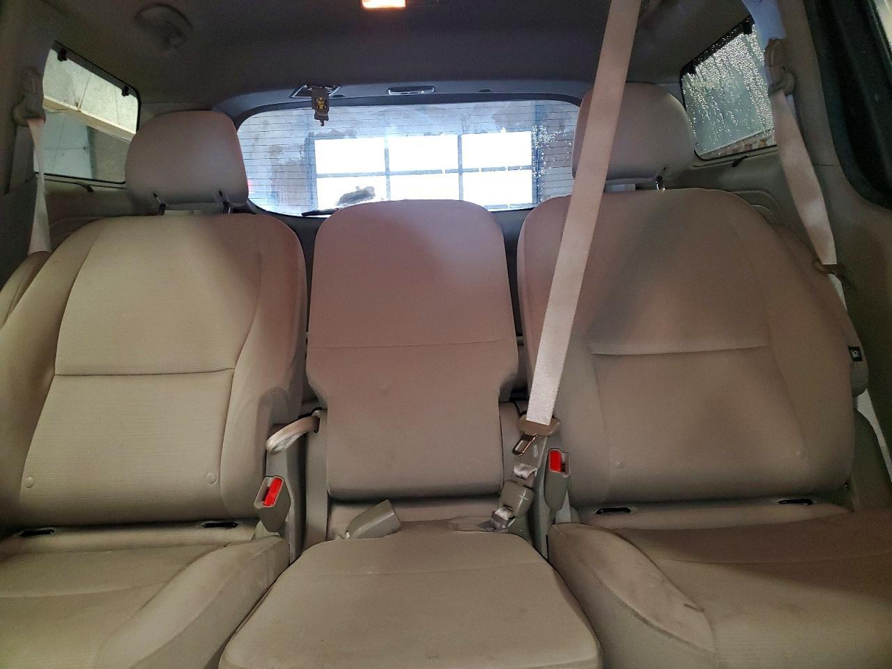 2015 KIA Sedona lx