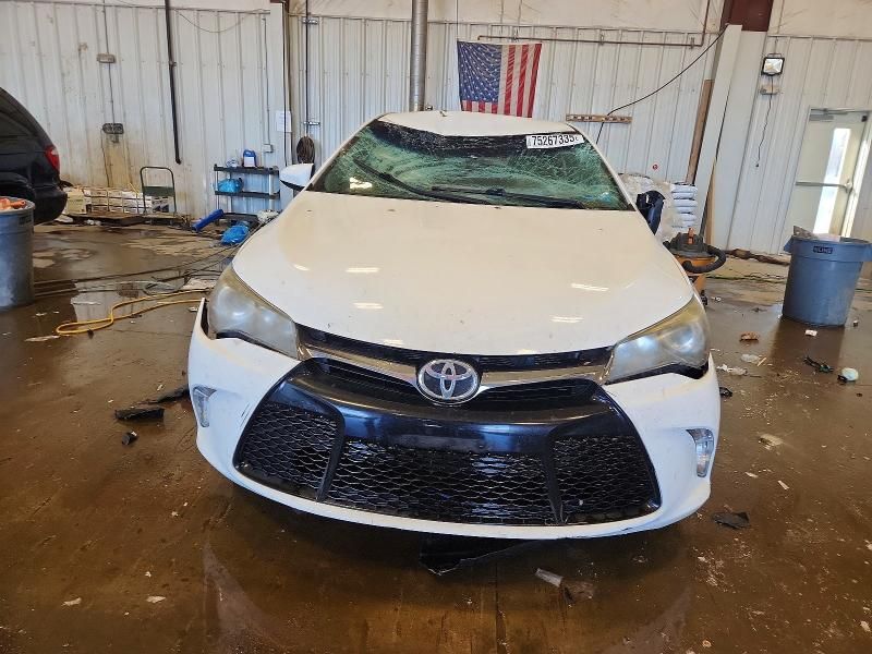 2015 Toyota Camry le