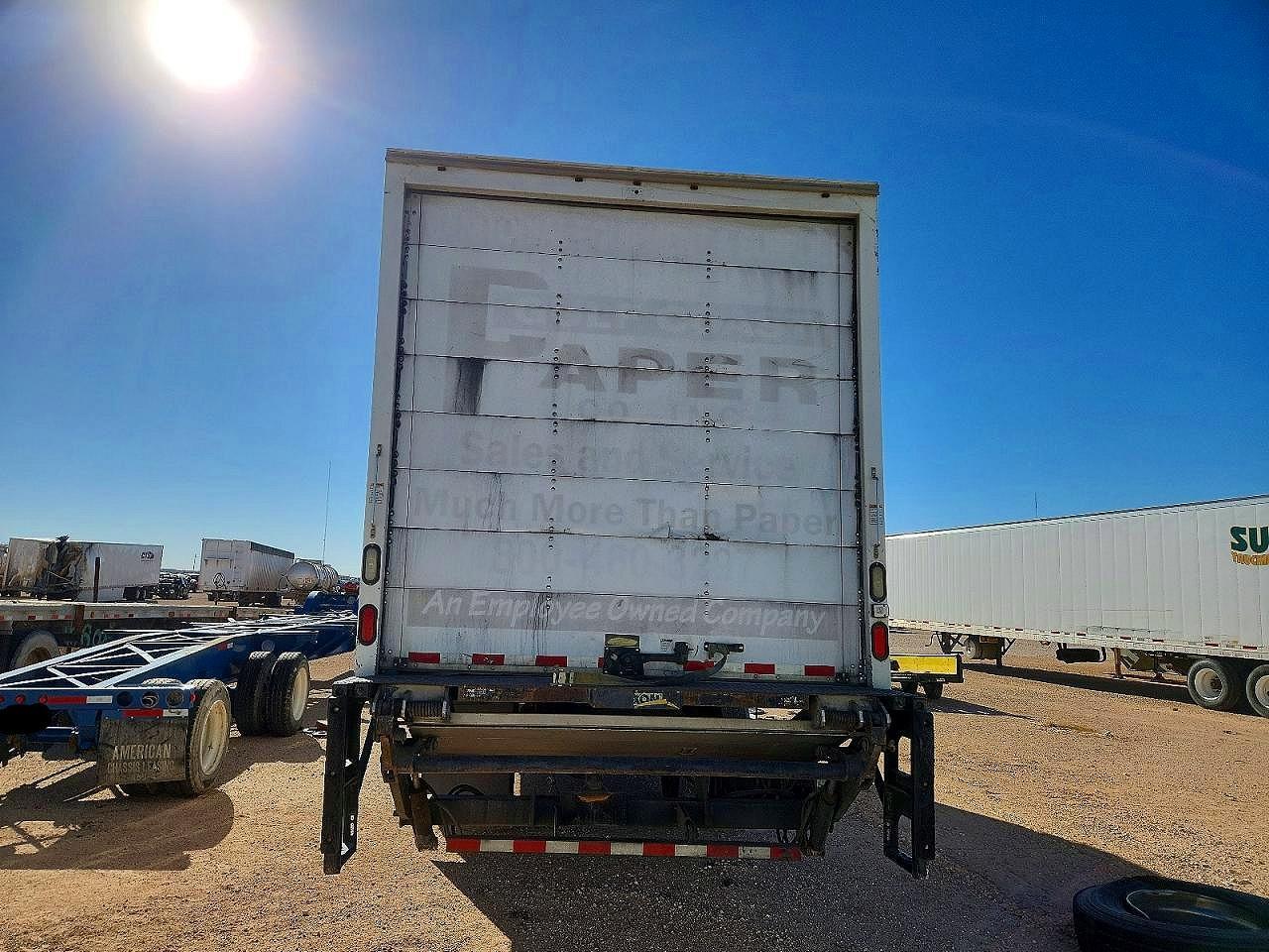 2016 Freigliner 2016 Freightliner Business Class M2 BOX Truck