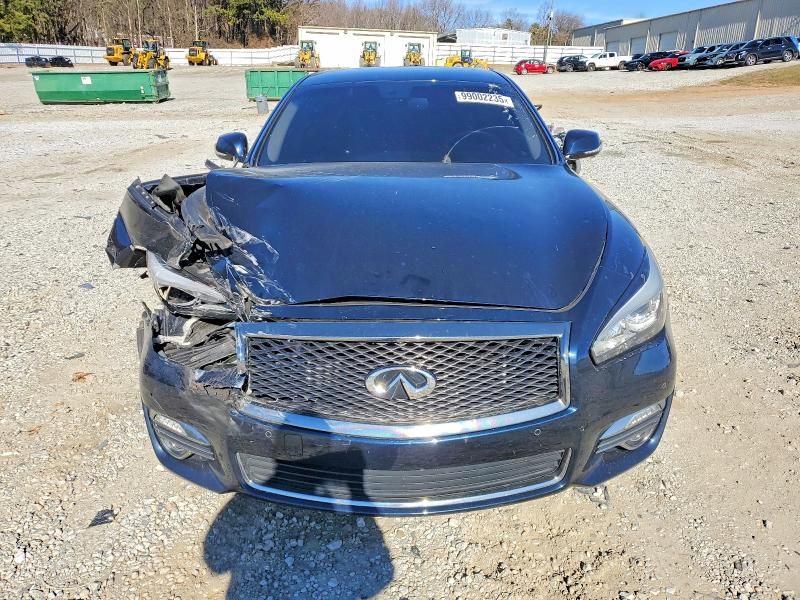 2017 Infiniti Q70 3.7