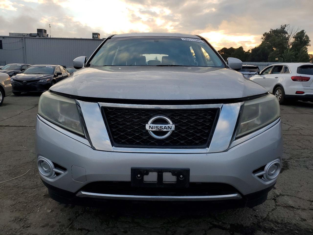 2014 Nissan Pathfinder s