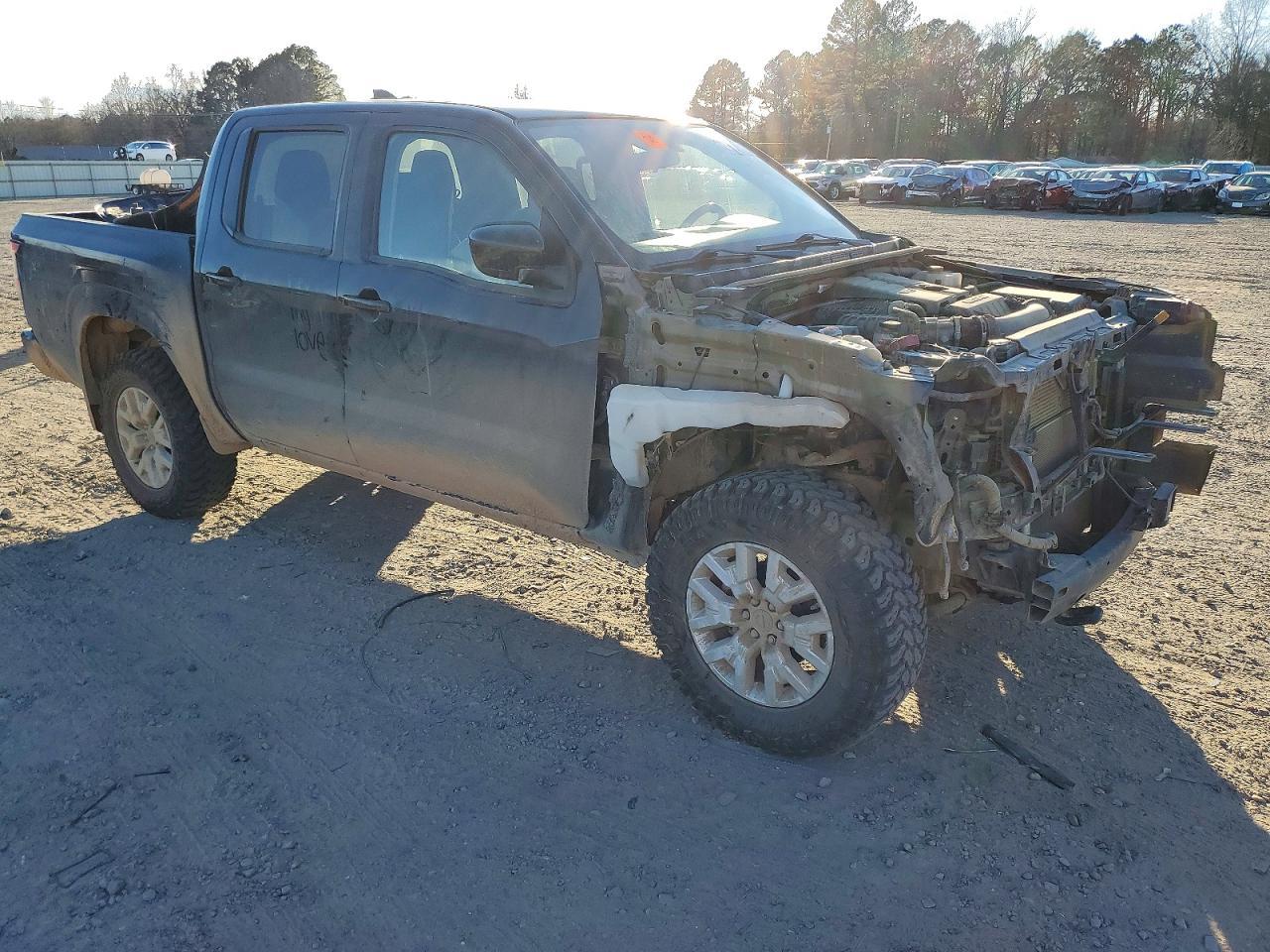 2022 Nissan Frontier s