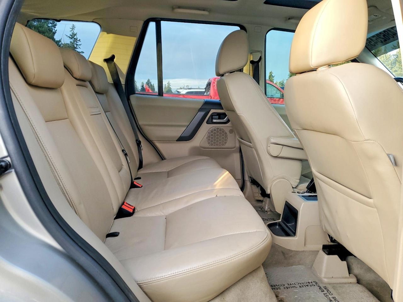 2010 Land Rover LR2 hse