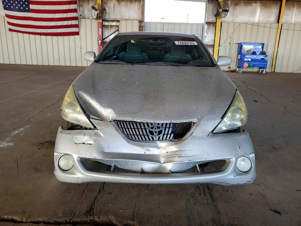 2004 Toyota Camry Solara se