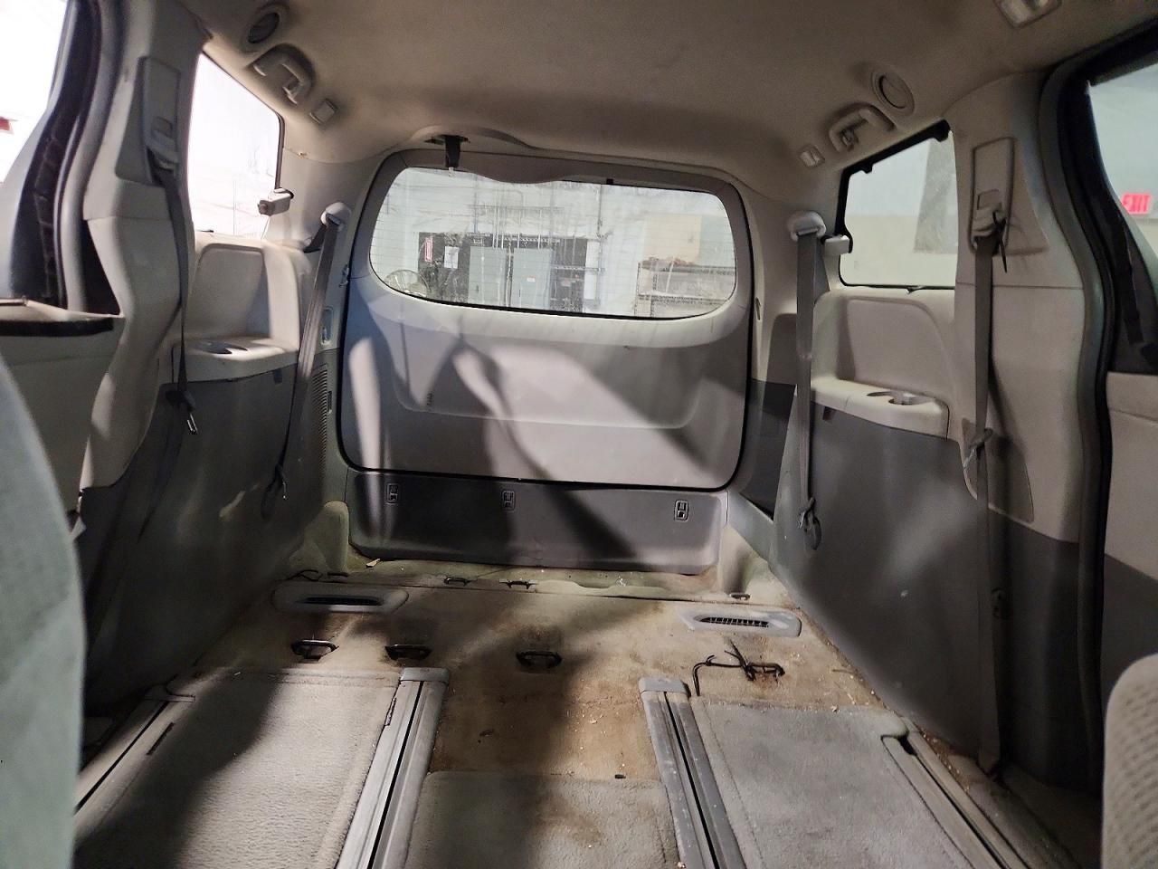 2013 Toyota Sienna le