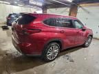 2022 Toyota Highlander Hybrid Platinum