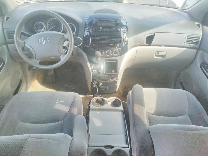 2005 Toyota Sienna ce