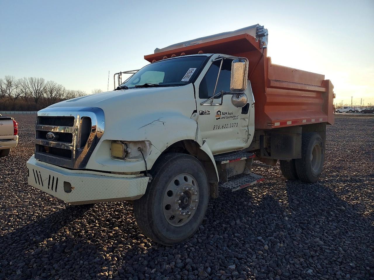2006 Ford F750 Super Duty Dump Truck