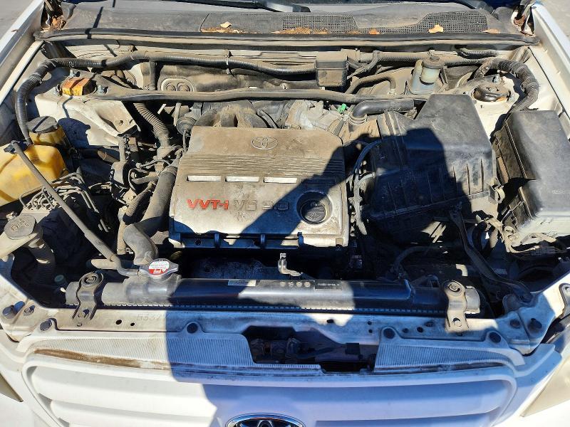 2004 Toyota Highlander Base