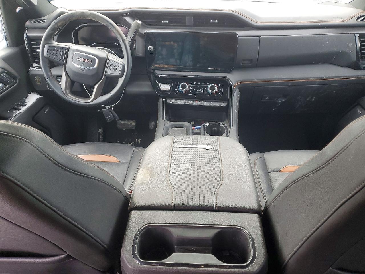 2025 GMC Sierra K2500 AT4