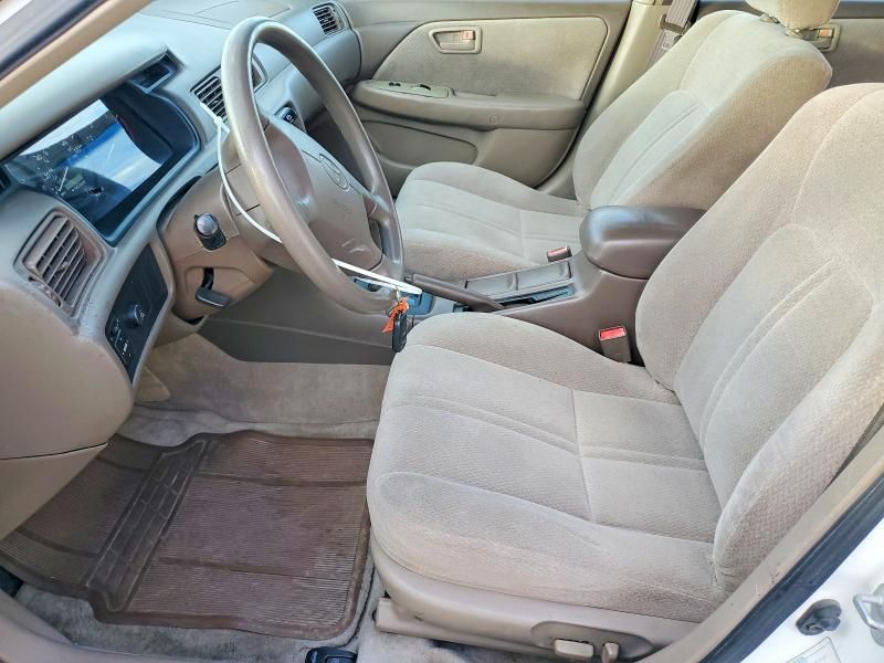 2001 Toyota Camry le