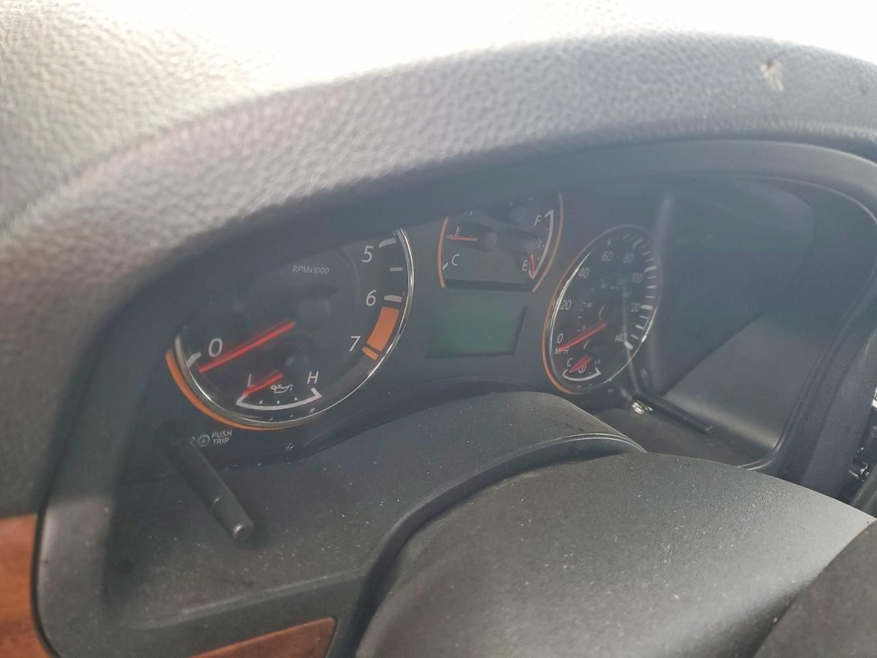 2011 Nissan Armada sv