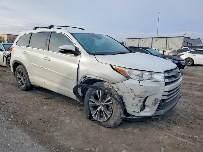 2017 Toyota Highlander le