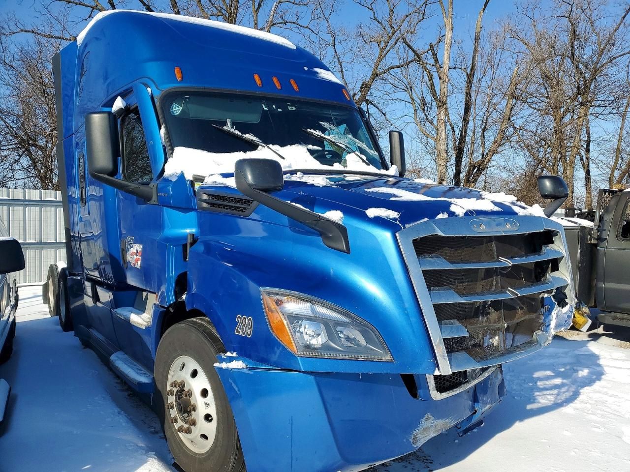 2019 Freightliner Cascadia 126 Semi Truck