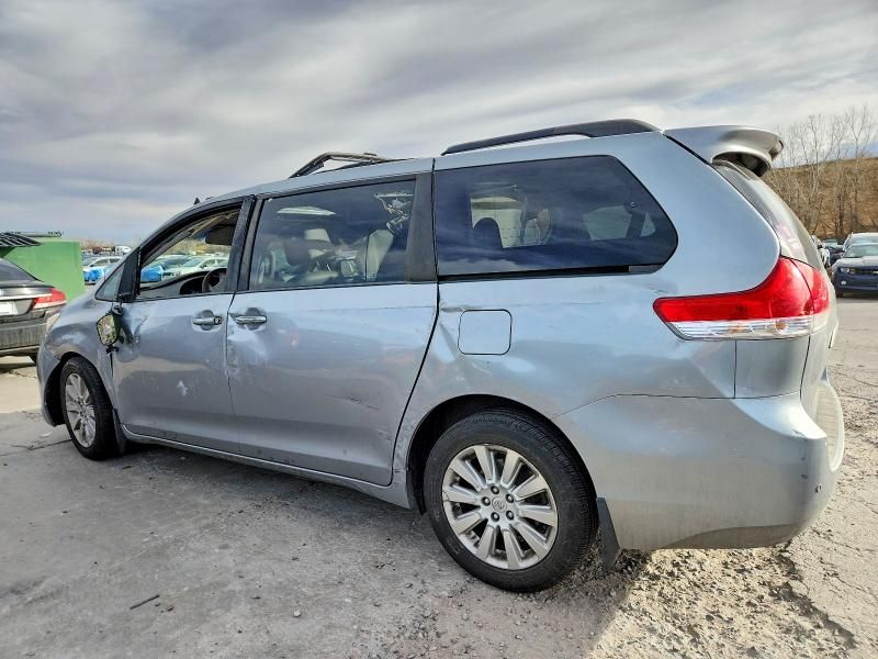 2013 Toyota Sienna xle