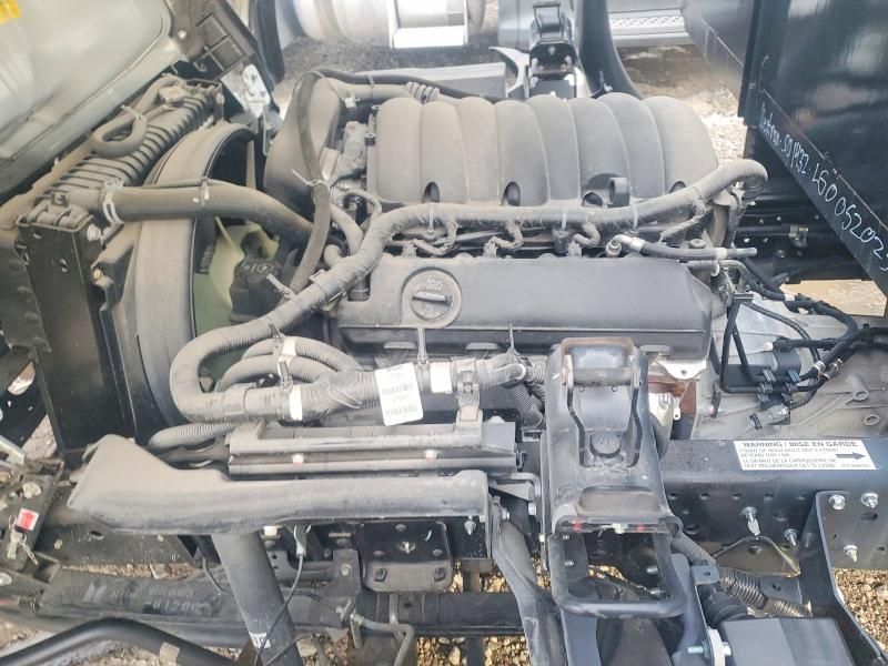 2024 Isuzu Npr hd Crew cab Flatbed Truck