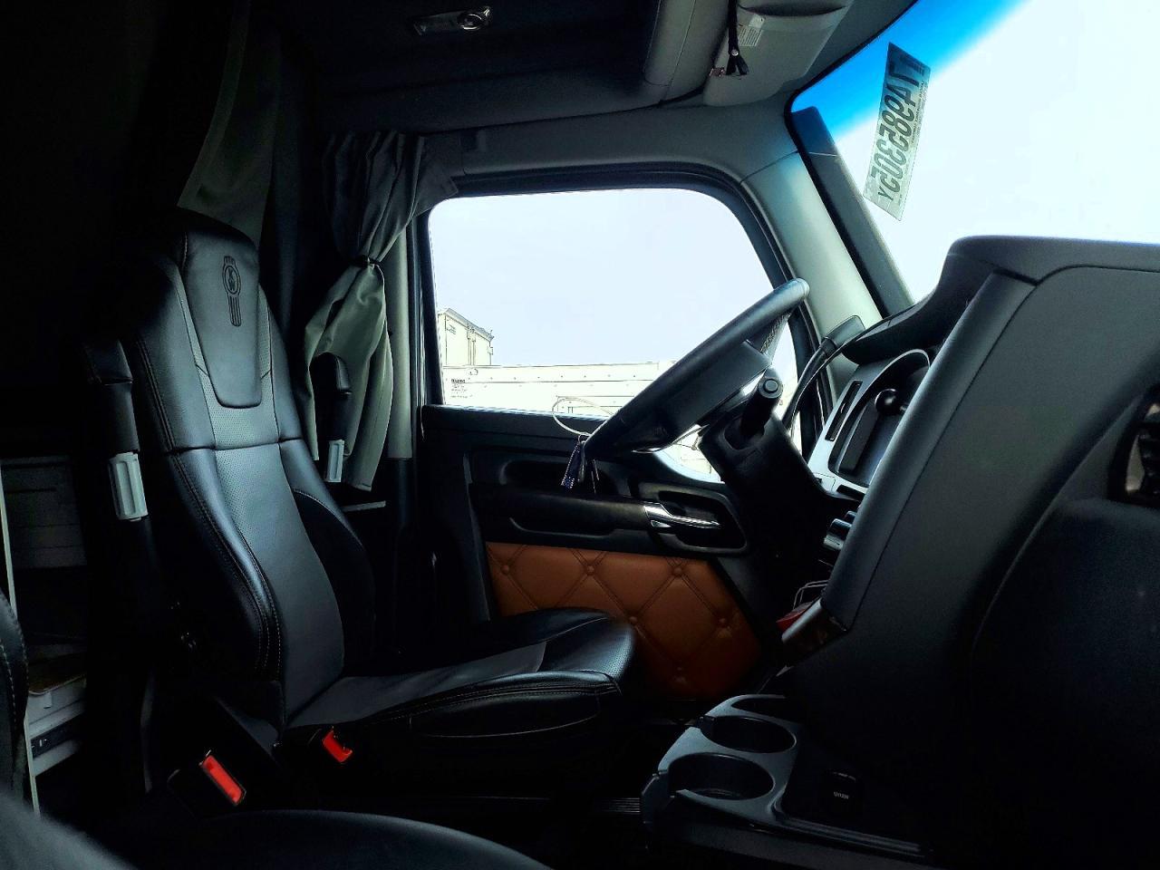 2024 Kenworth T680 Semi Truck