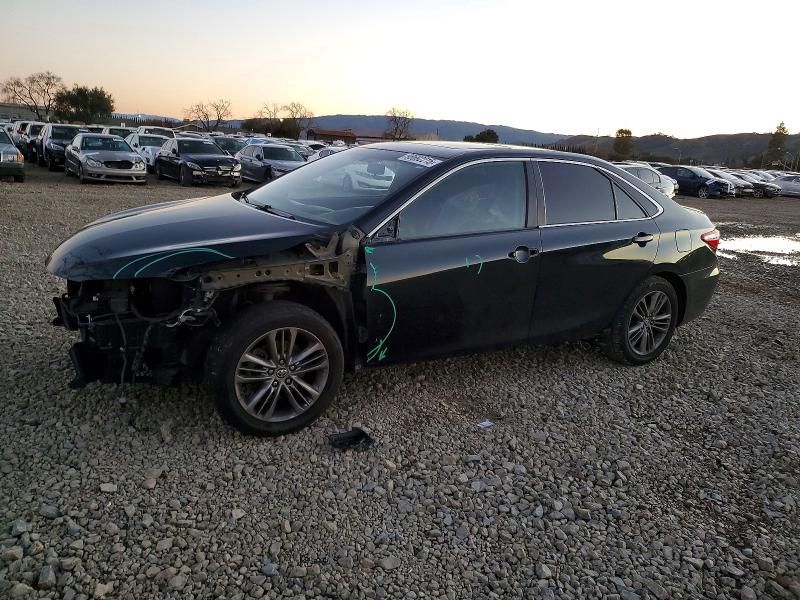 2016 Toyota Camry le