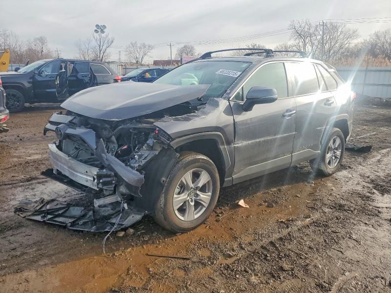 2025 Toyota Rav4 xle