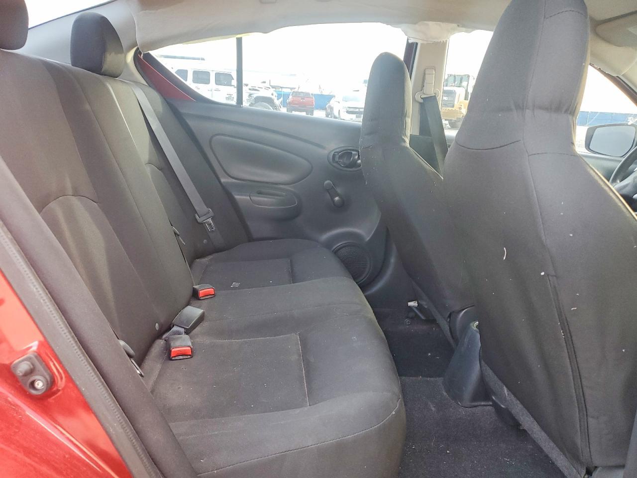 2016 Niss Versa s