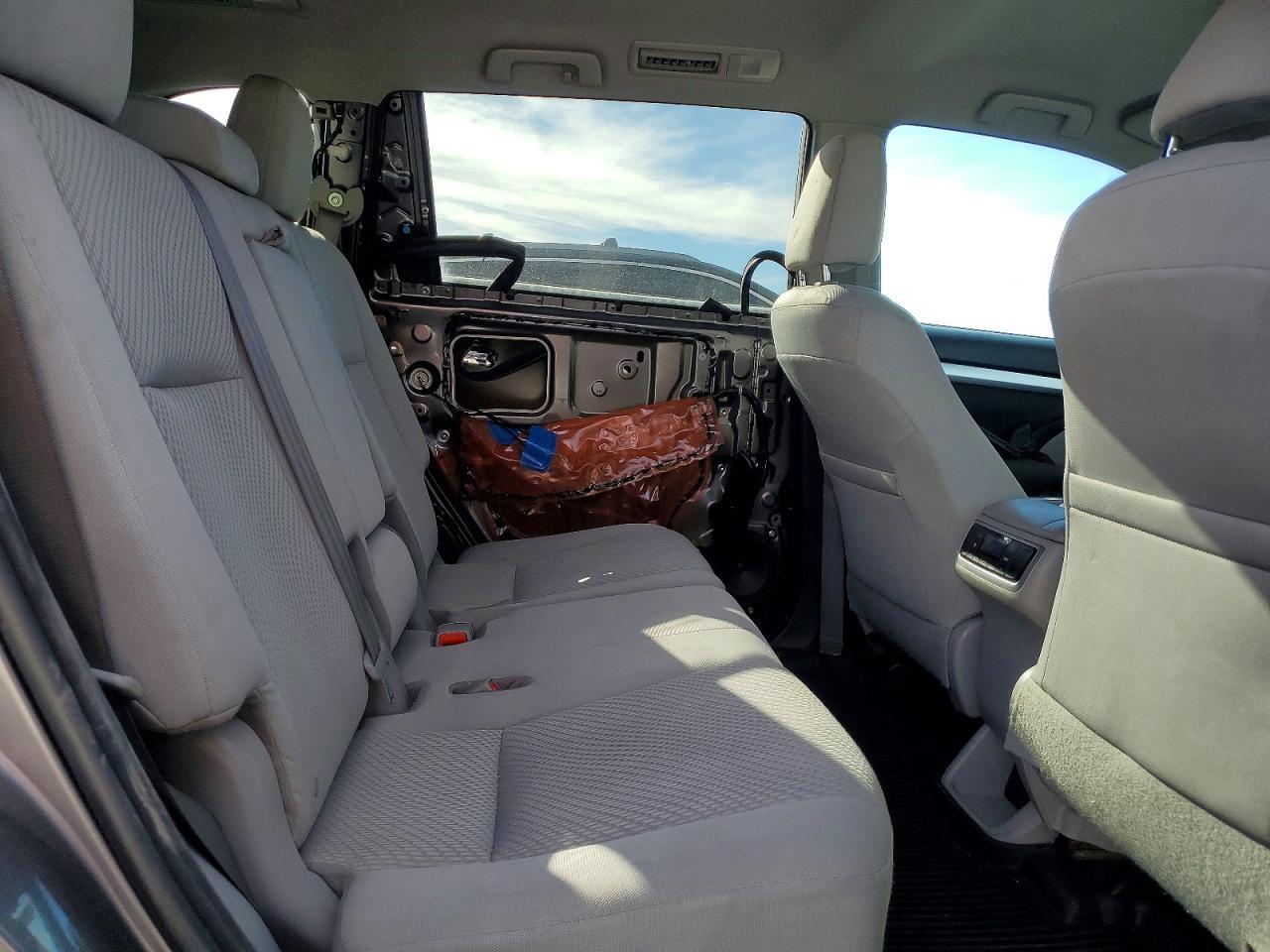 2016 Toyota Highlander le