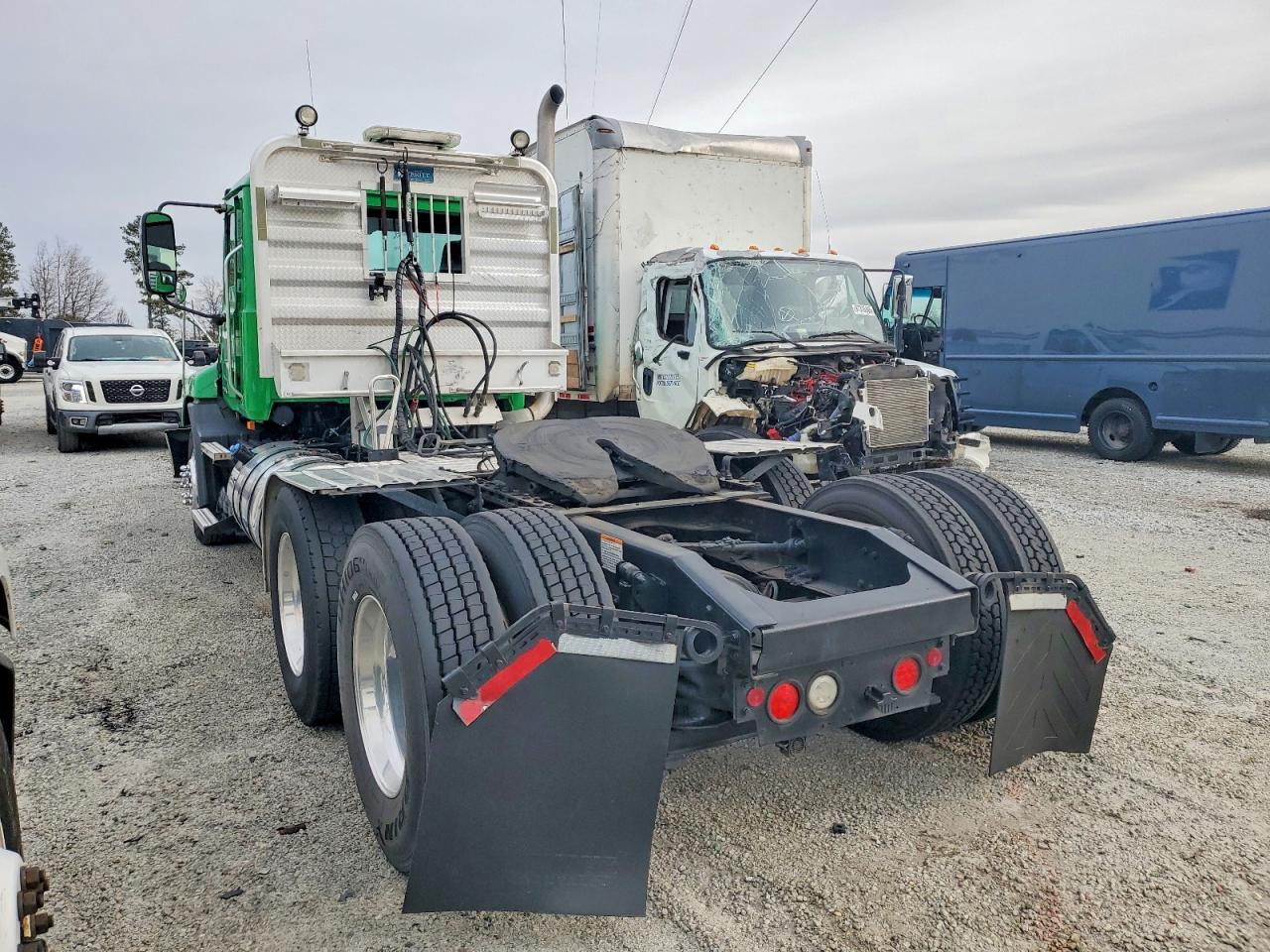 2016 Mack CXU613 Semi Truck
