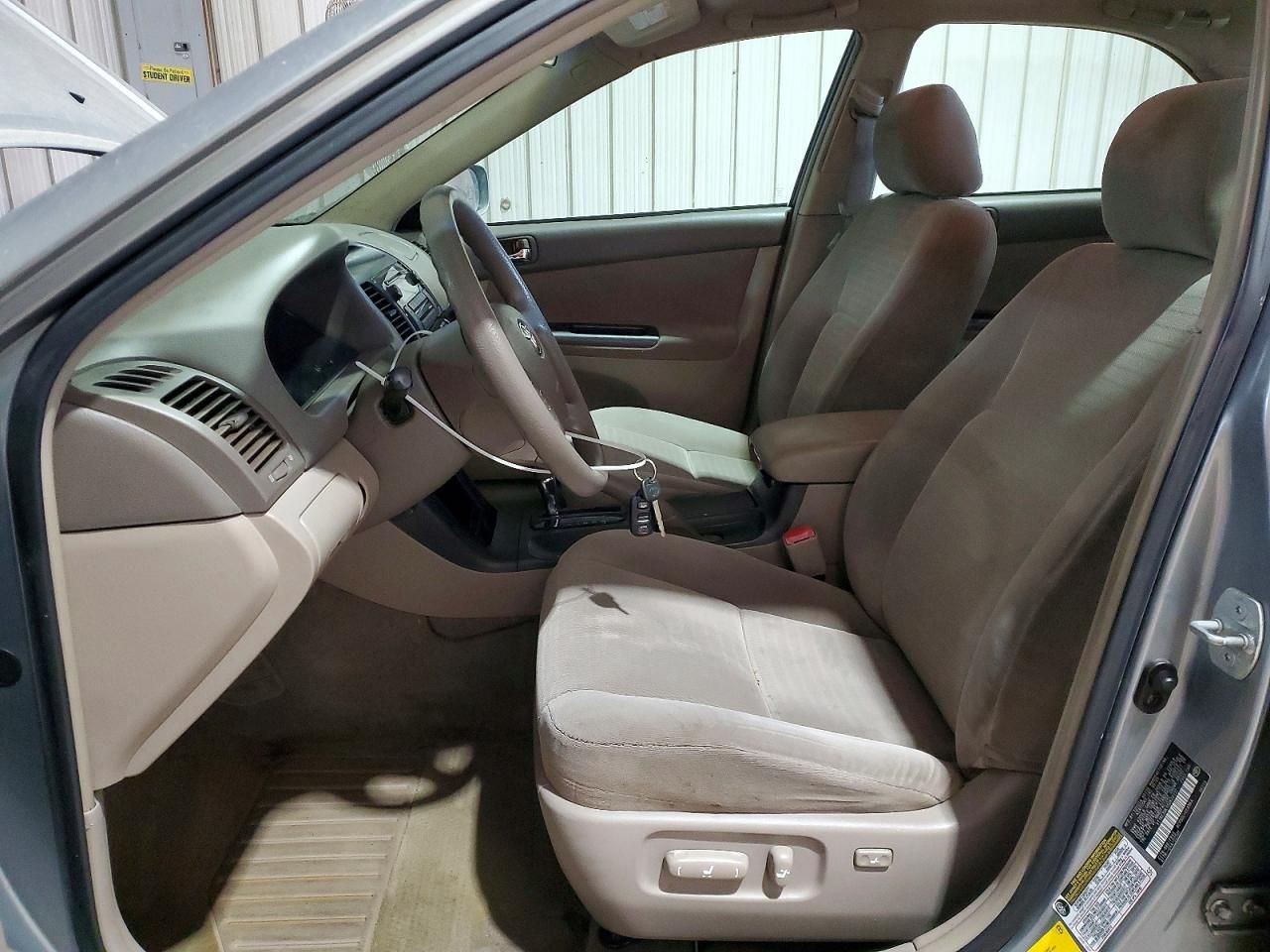 2005 Toyota Camry le