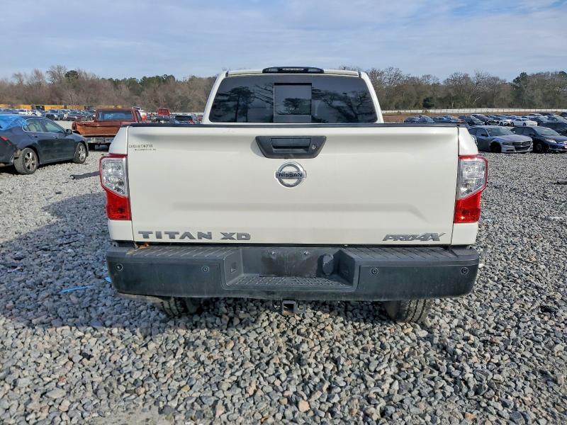 2019 Nissan Titan xd sl
