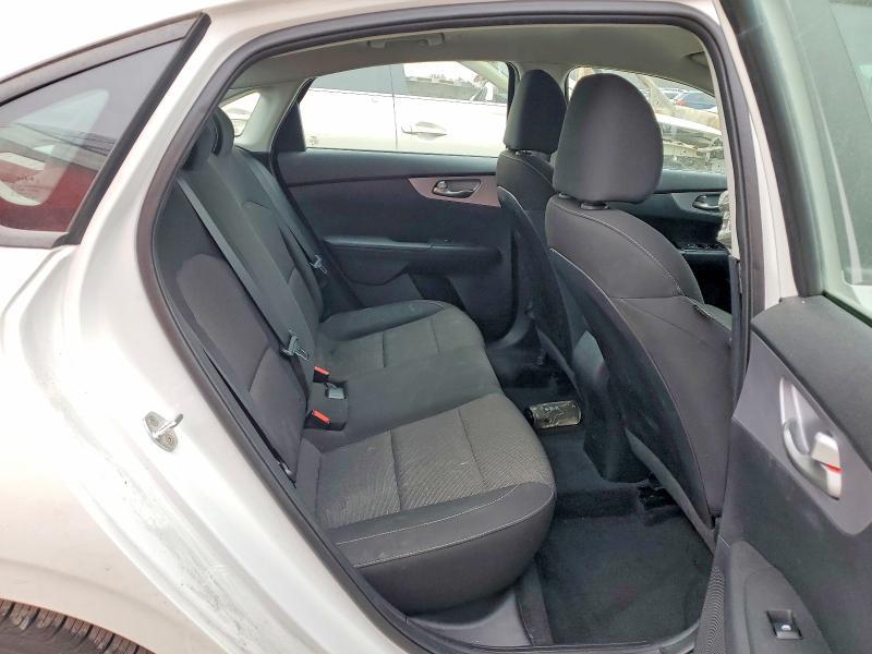 2022 KIA Forte fe