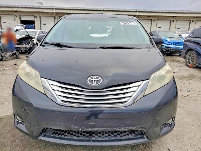 2011 Toyota Sienna xle