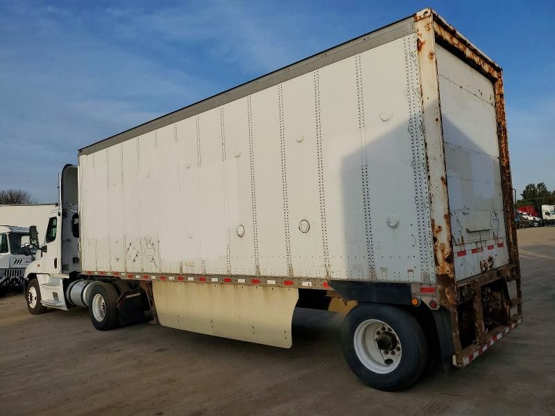 2015 Freightliner Cascadia Semi Truck