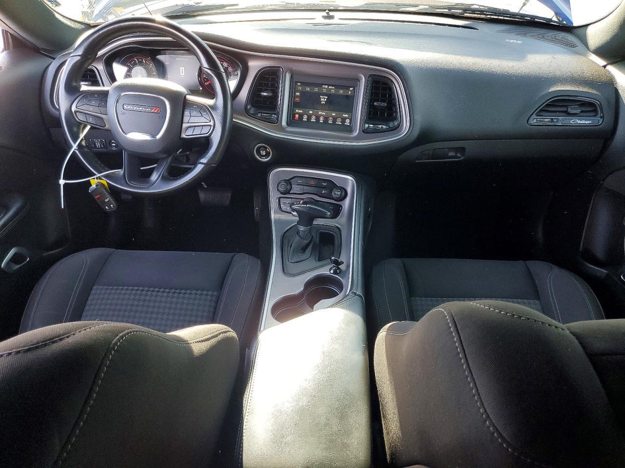 2022 Dodge Challenger sxt