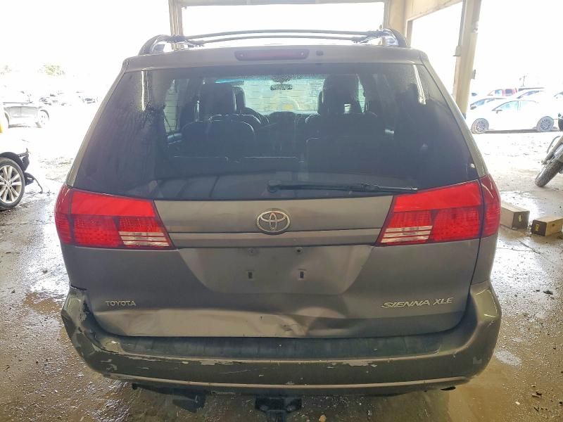 2005 Toyota Sienna xle