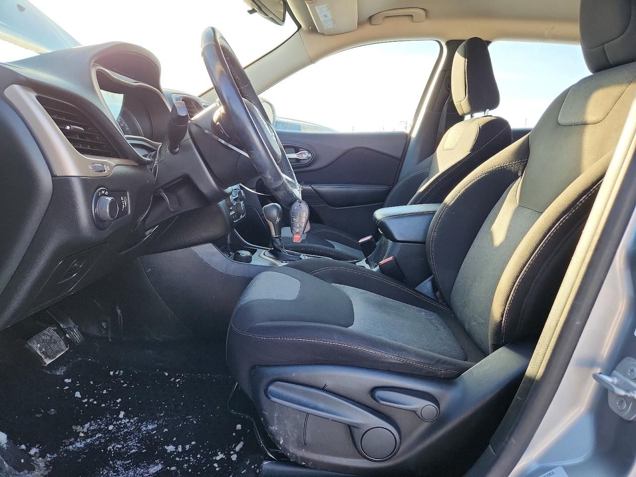 2016 Jeep Cherokee Sport