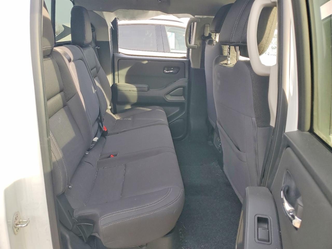 2024 Nissan Frontier s