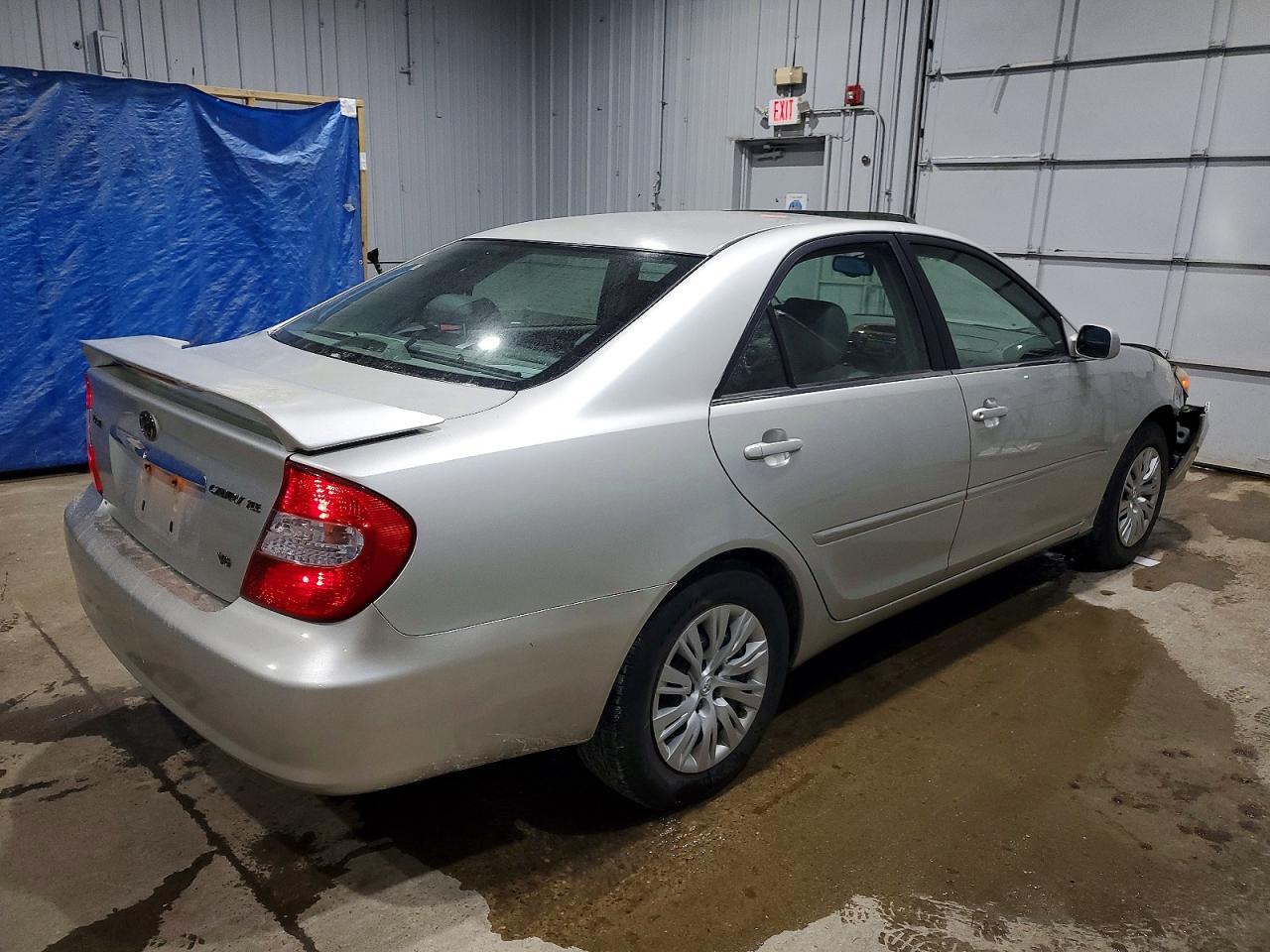 2003 Toyota Camry le