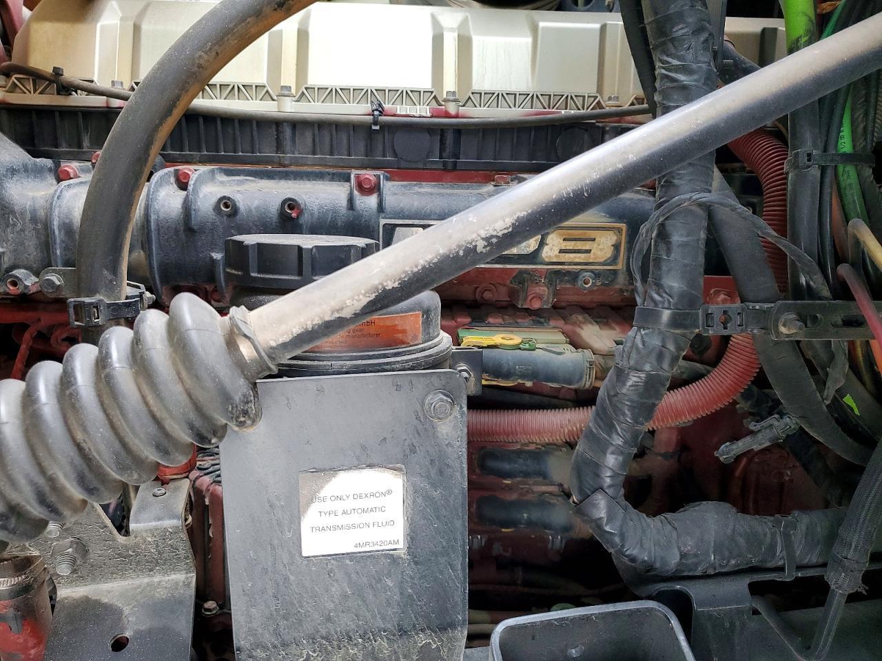 2016 Mack CXU613 Semi Truck