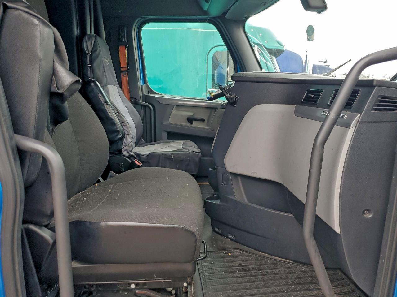 2019 Freigliner 2019 Freightliner Cascadia 126 Semi Truck